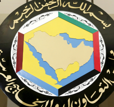 4 دول خليجية تعلن التصدي لهجمات إيرانية